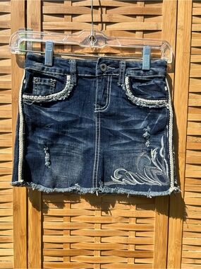 🐾2/$8- Girls' Dark Blue Denim Embroidered Skort with Braided Trim